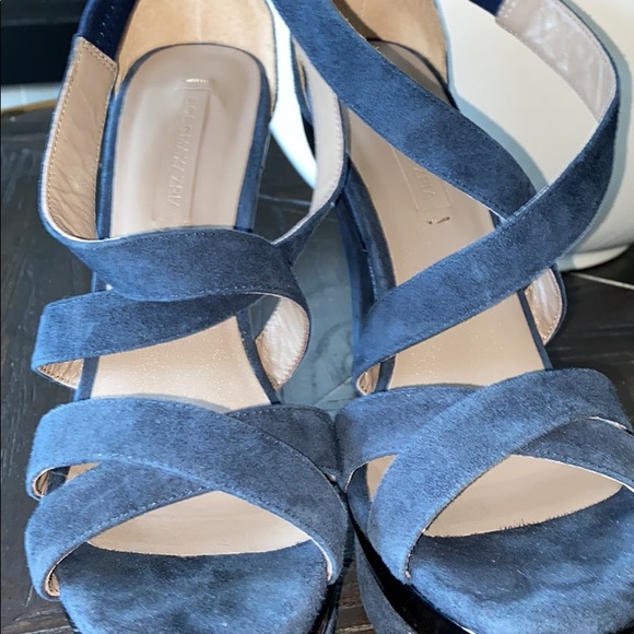 Women’s Heels - Picture 2 of 4